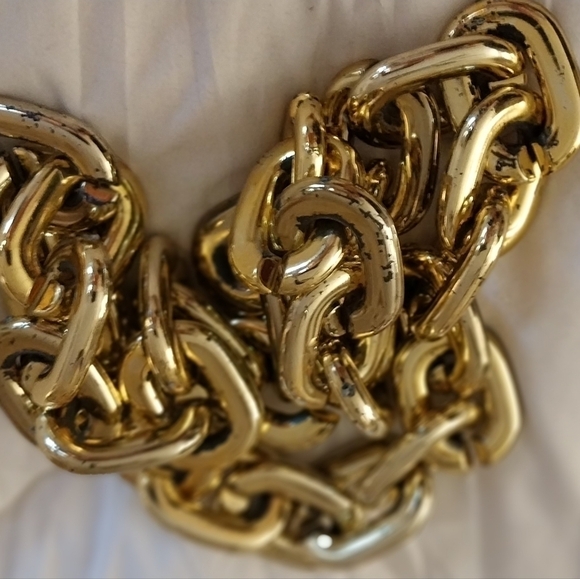 Gold Chain link Chain - Picture 2 of 6